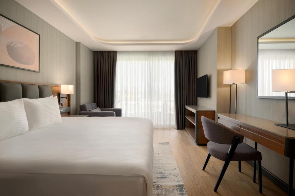Azura World Hotel — Hotel rooms in Alanya