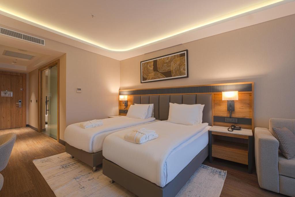Azura World Hotel — Hotel rooms in Alanya