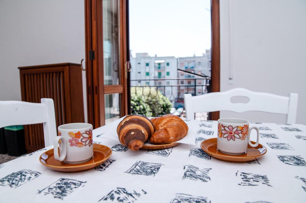 White and Slow, Ostuni