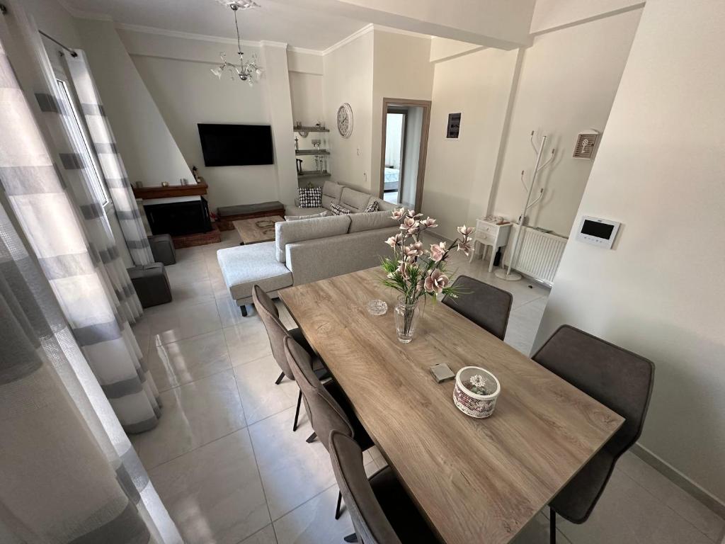 Feel Like Home, Aígio