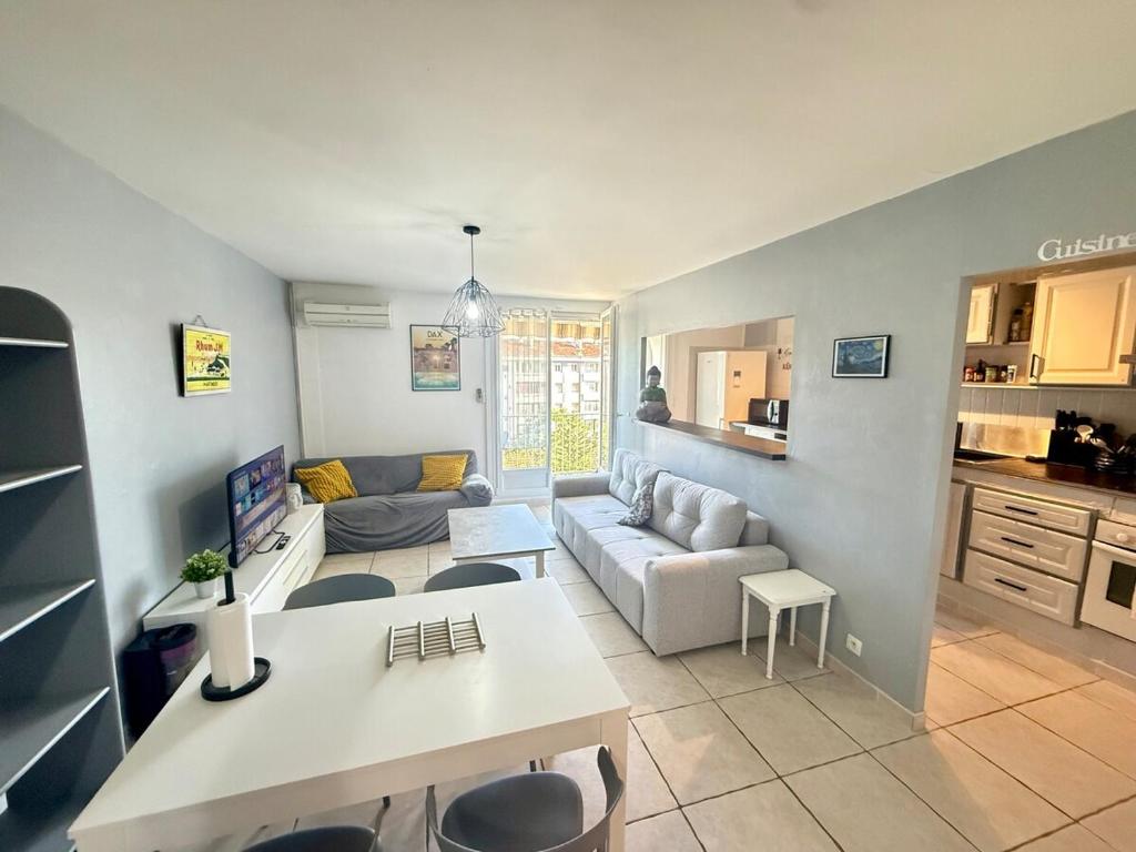 Lamazonite YourHostHelper, Toulon