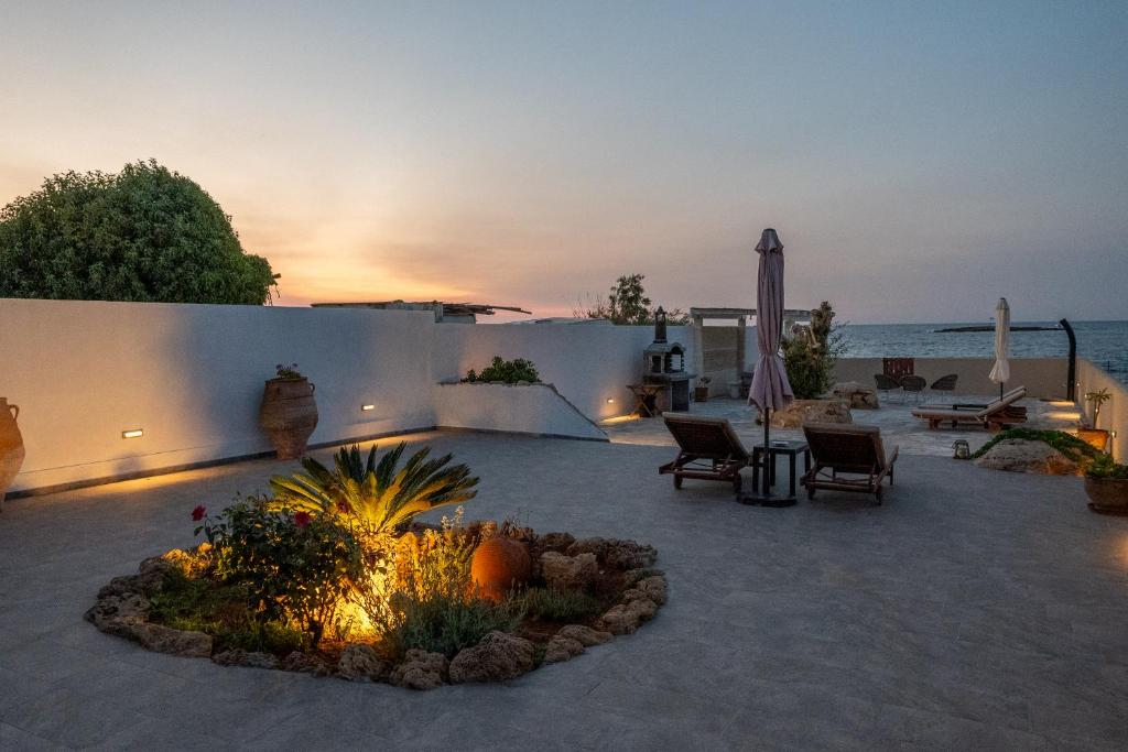 Sandy Steps Beachfront Apartments, Malia