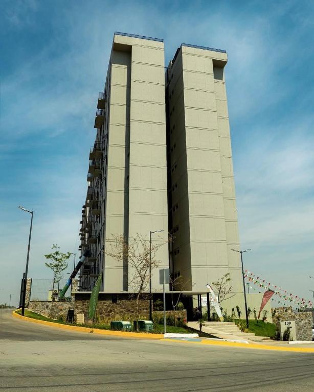 Departamento Completo con Terraza, Alberca y Gimnasio - 5