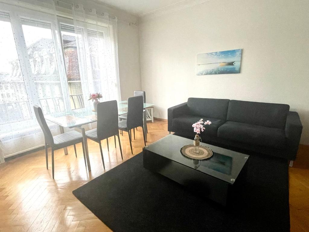 6 minutes walking from the Lausanne train station 2 rooms Apartment - 4