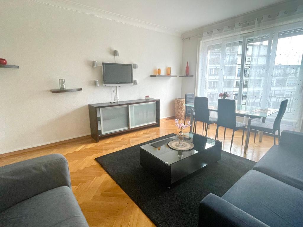 6 minutes walking from the Lausanne train station 2 rooms Apartment - 5
