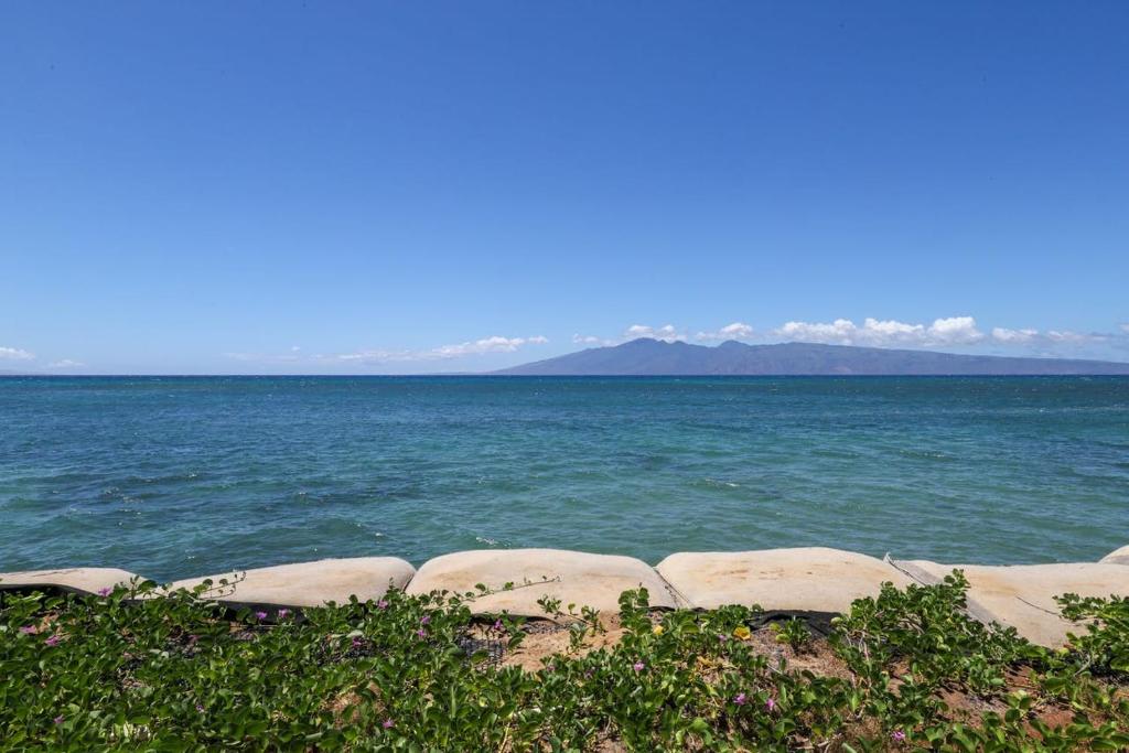 Condos in Hololani, Lahaina