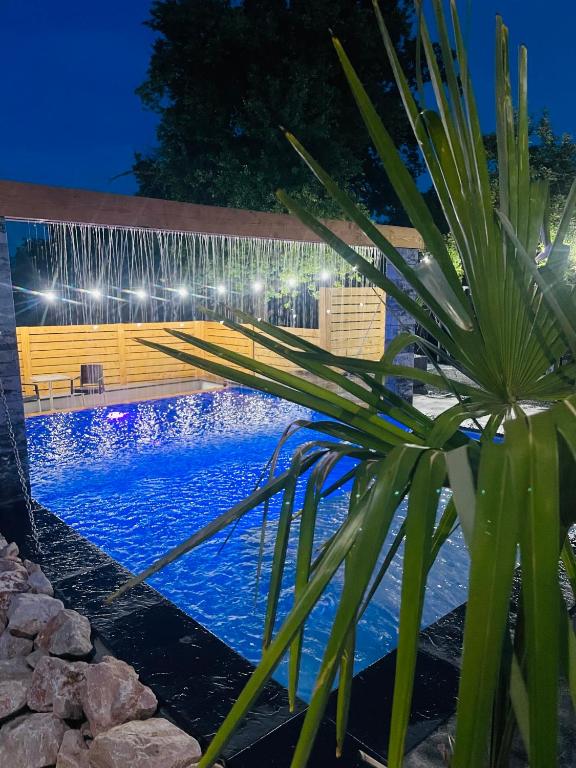 Elmo Oasis, Banovići