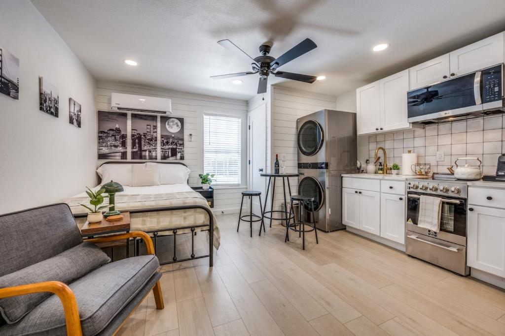 The Vanderbilt Mansion Apt 10 Near Downtown & TWU, Denton