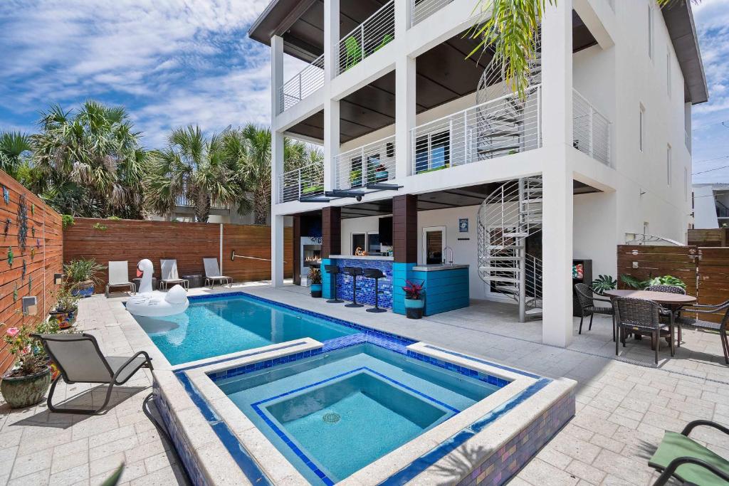 Ocean Views Sunrises and Sunsets Sparkling Pool and Spa Steps to Sand, St. Augustine
