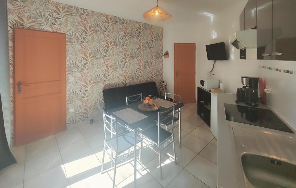 1 Bedroom Amazing Apartment In Agde - 3