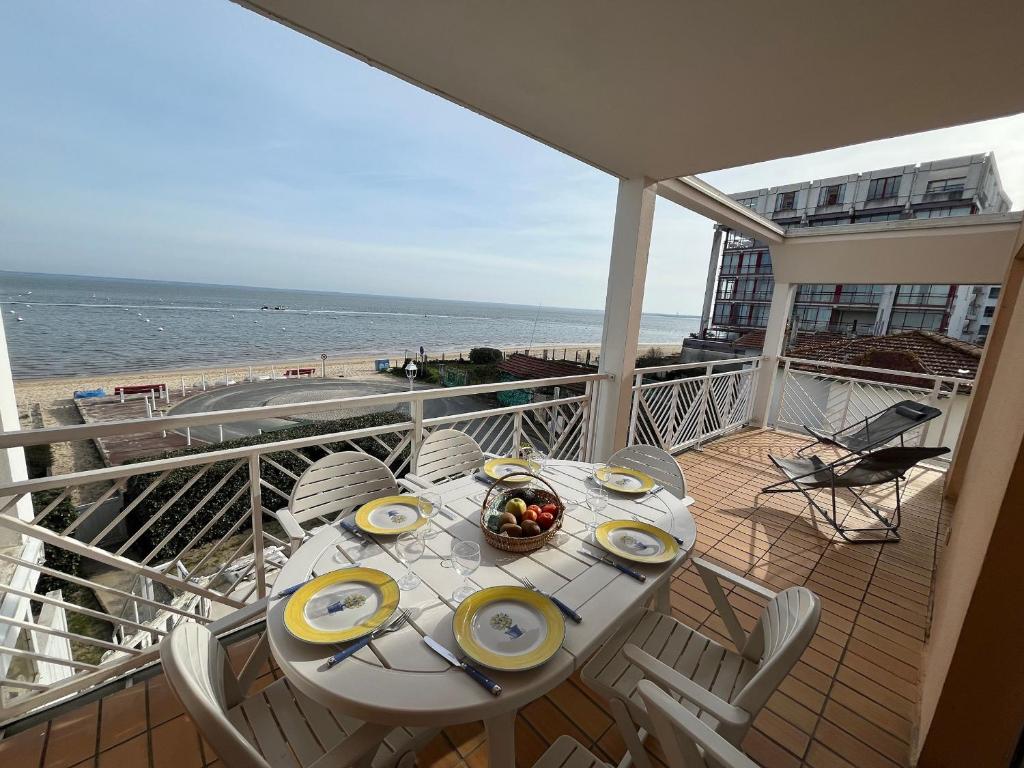 Appartement T3 en Bord de Mer à Arcachon avec Parking Sécurisé - FR-1-374-235 - 1