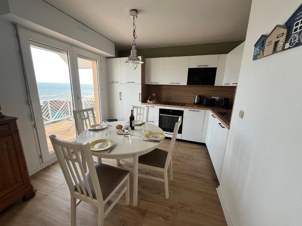 Appartement T3 en Bord de Mer à Arcachon avec Parking Sécurisé - FR-1-374-235 - 3