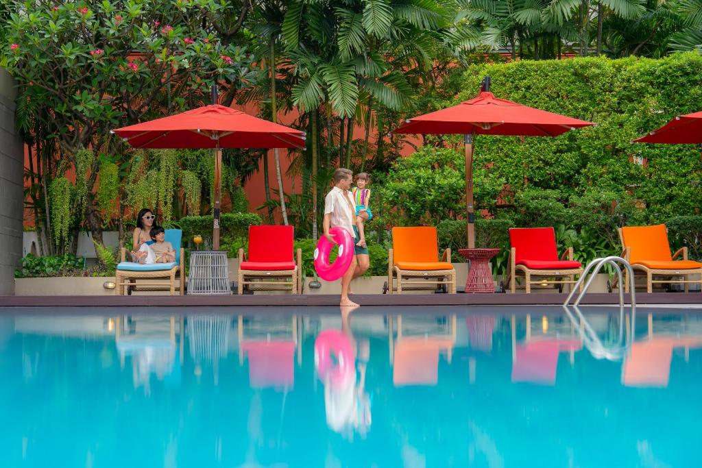 Swimming pool