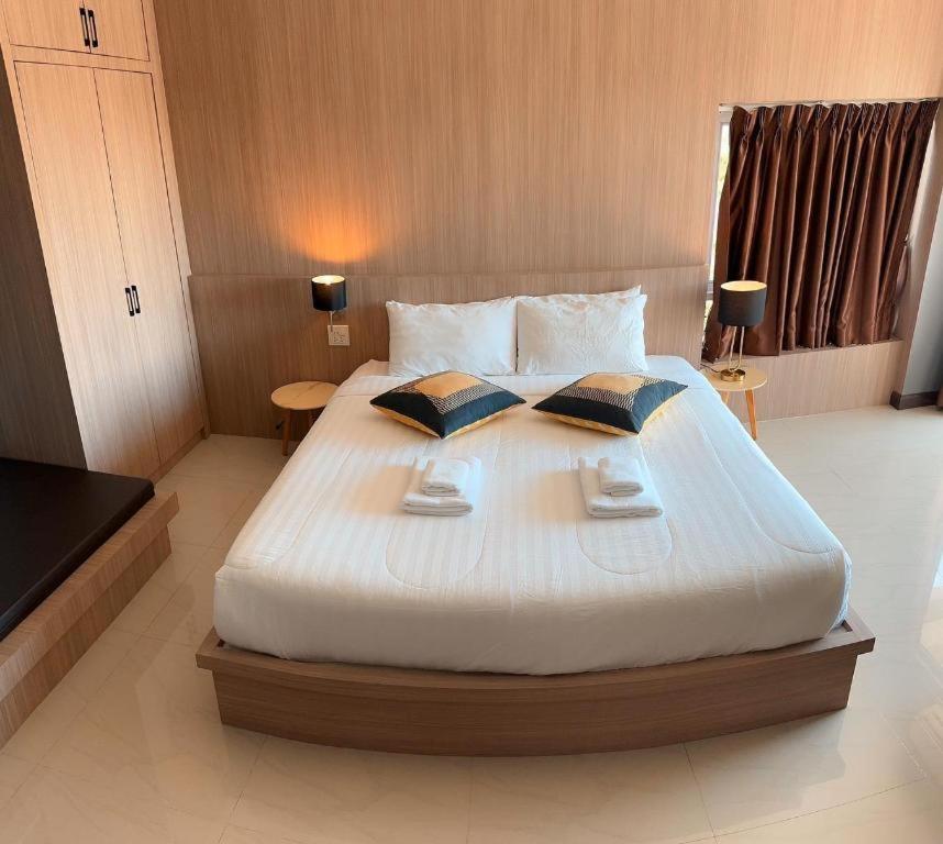 โรงแรมโฮม เพลซ ลพบุรี (Home Place  Lopburi Hotel)