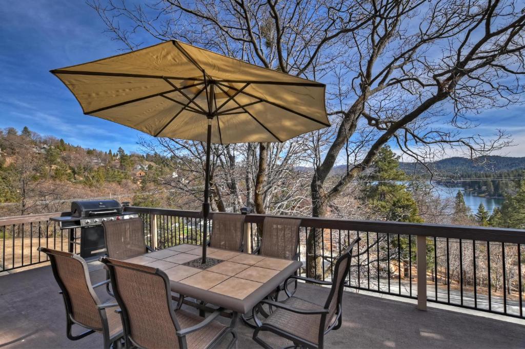 Acorn Acres - Lake Views for 8, Lake Arrowhead