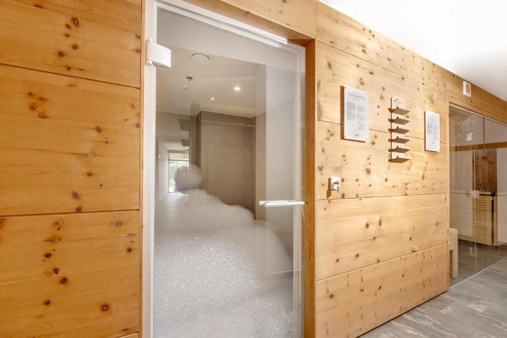 Steamroom