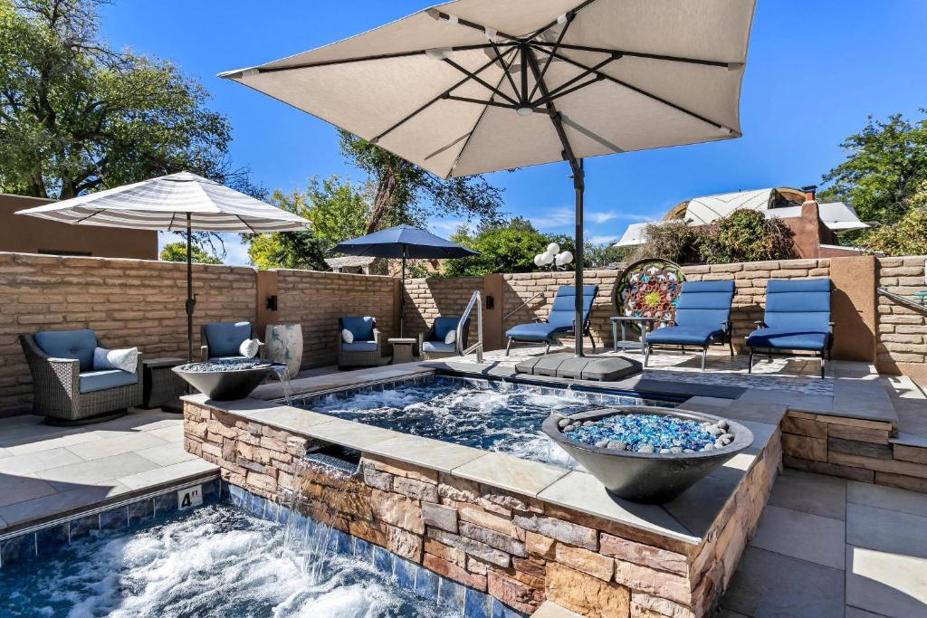 Swimming pool, Casas de Suenos Old Town Historic Inn in Albuquerque (NM)