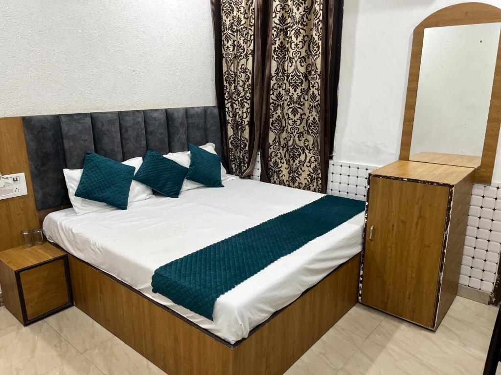 シャーマズ B&B (Sharma's B&B)