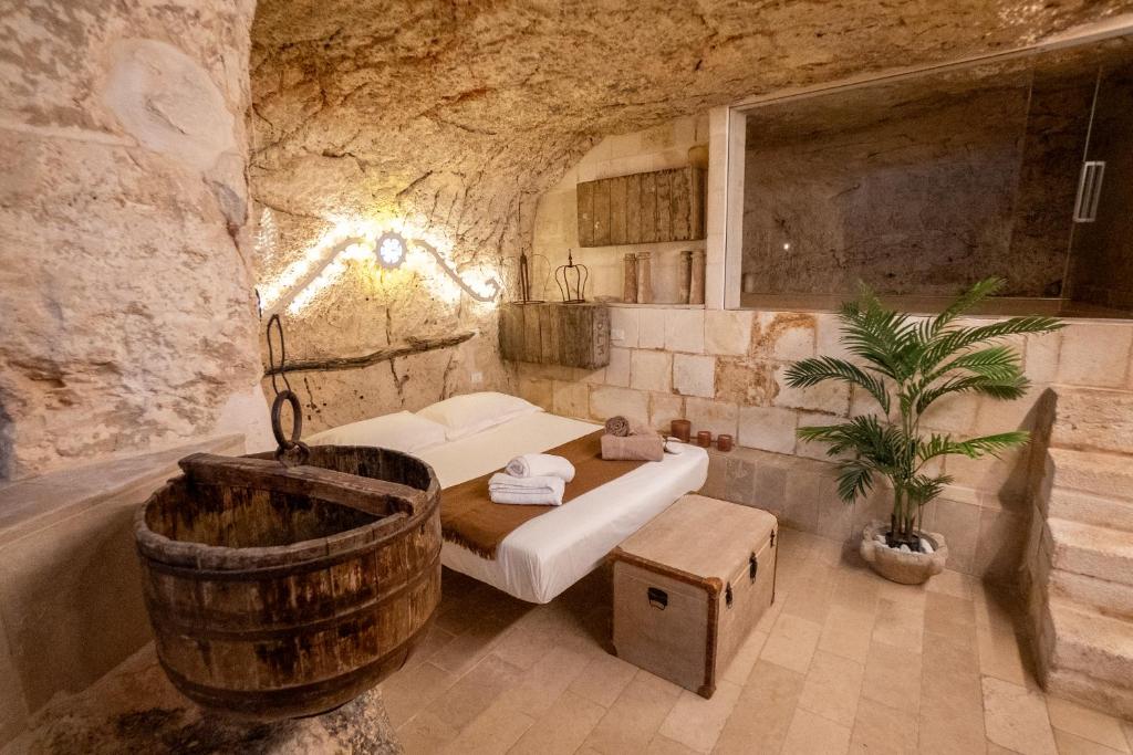 Cave Luxury Suite - 4