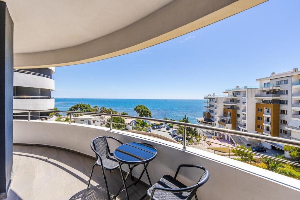 Hill Side Suite 2 by PS, Durrës