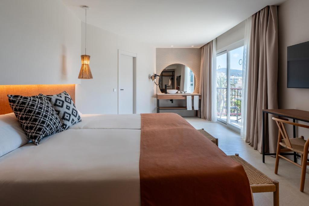 FERGUS Bermudas — Hotel rooms in Palma Nova, Balearic Islands