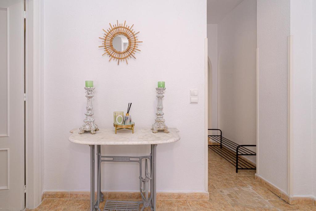 Torrevieja Beach & City Apartment - 4