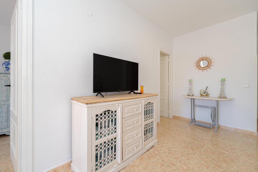 Torrevieja Beach & City Apartment - 5