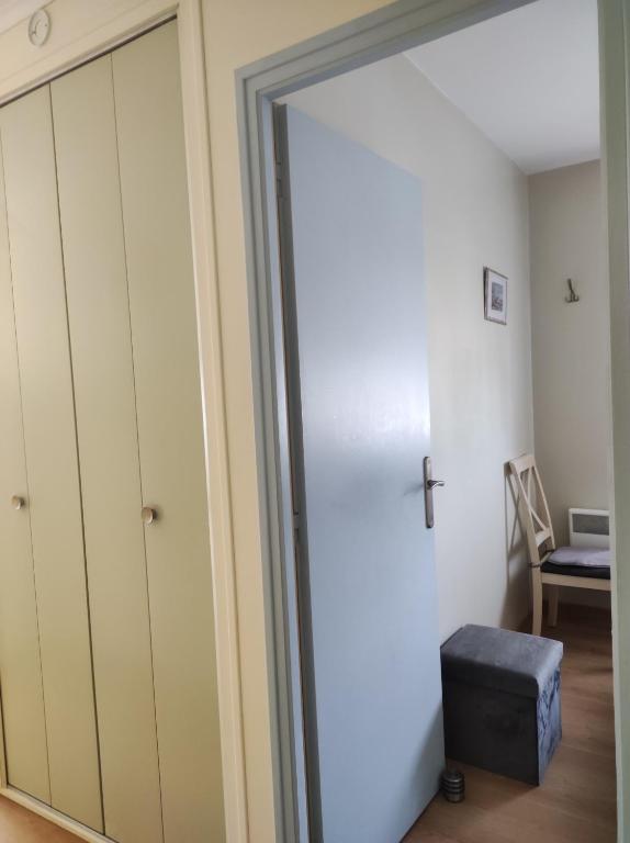 Appartement T2 450m de la plage des demoiselles, avec garage et possibilité de vélos à 950m de la rue piétonne - 4