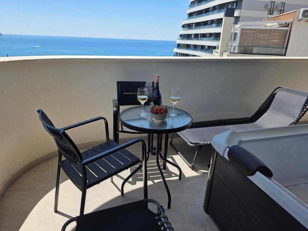 Azure Elite Apartment - 2
