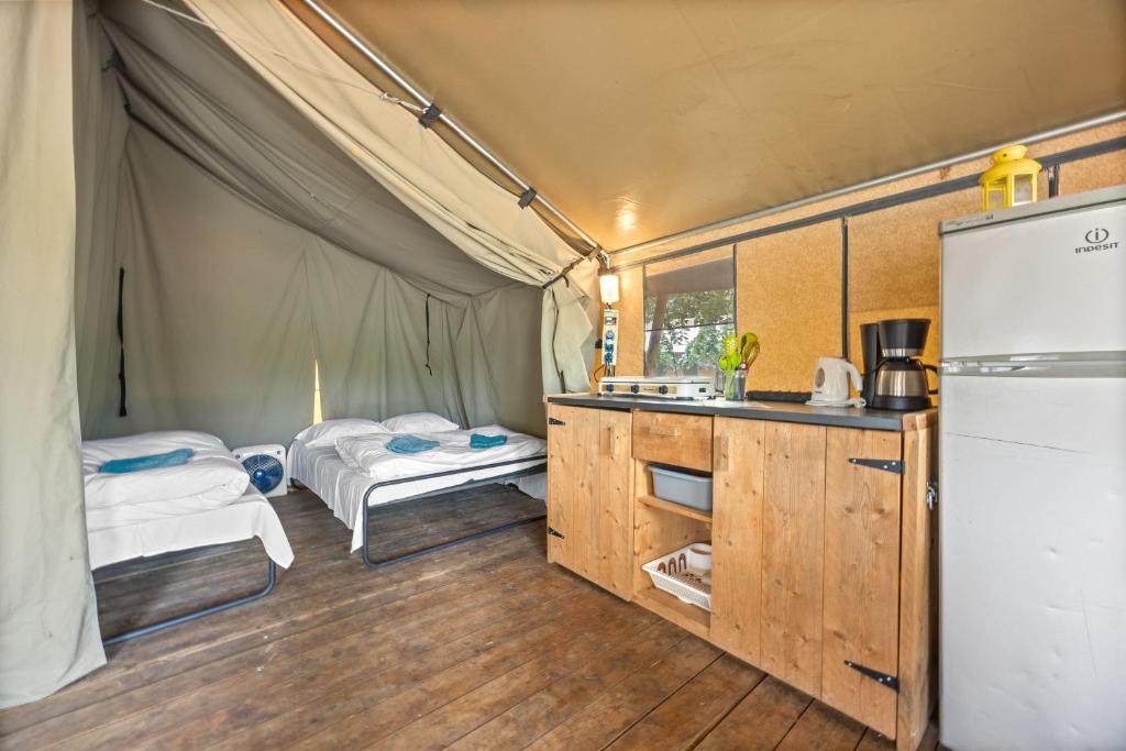 Easyatent Safari tent Lanterna 전경