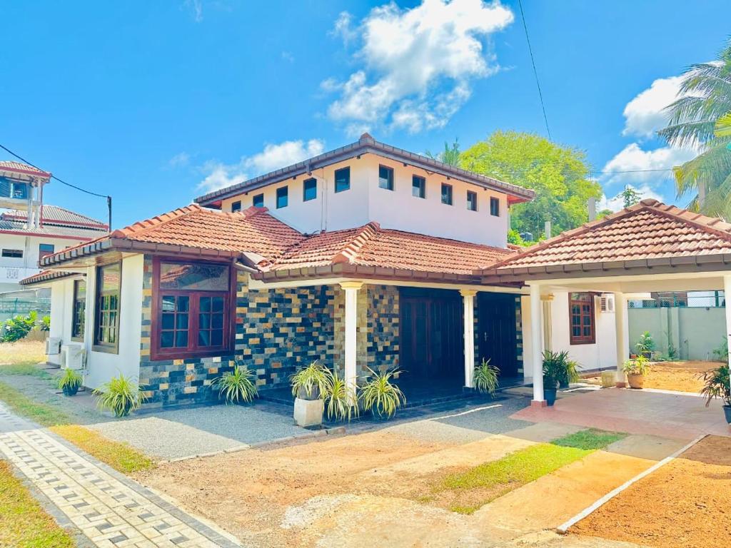 Diamond Dreams Residencies, Negombo