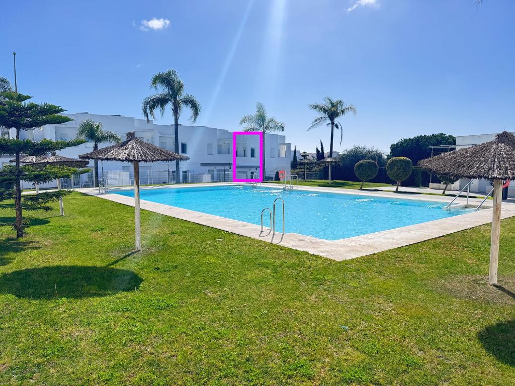 Luz de Conil is a modern villa next to Playa Fontanilla - 2