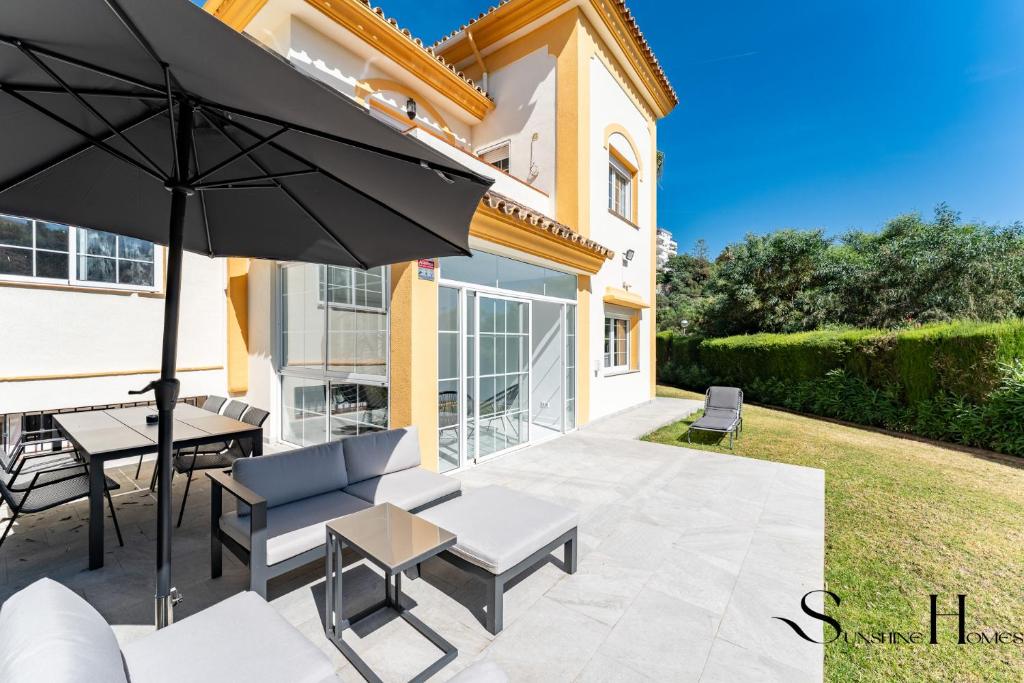 Peaceful Lux, 3 Bed townhouse 10 min to the Beach - 1