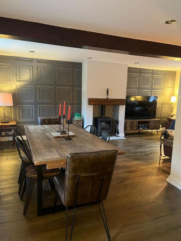 Dog Friendly Cottage with 3 double bedrooms, Airton