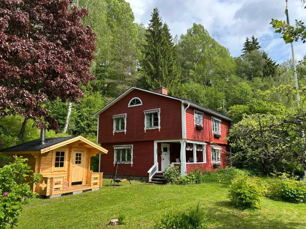 Charmig villa med bastu och snabbt wifi, hotel di Långav