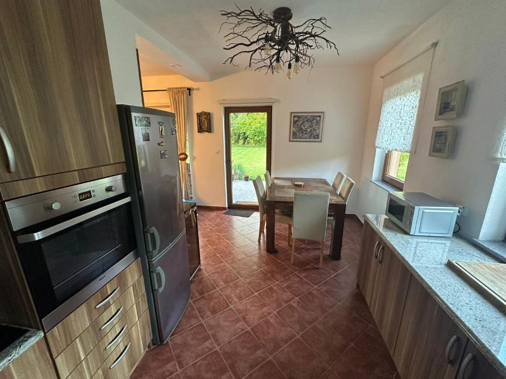 Cottage on Una - 2