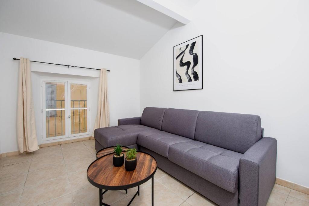 Élégance au Cœur du Vieil Antibes 2 Chambres climatisation 6 personnes - 4