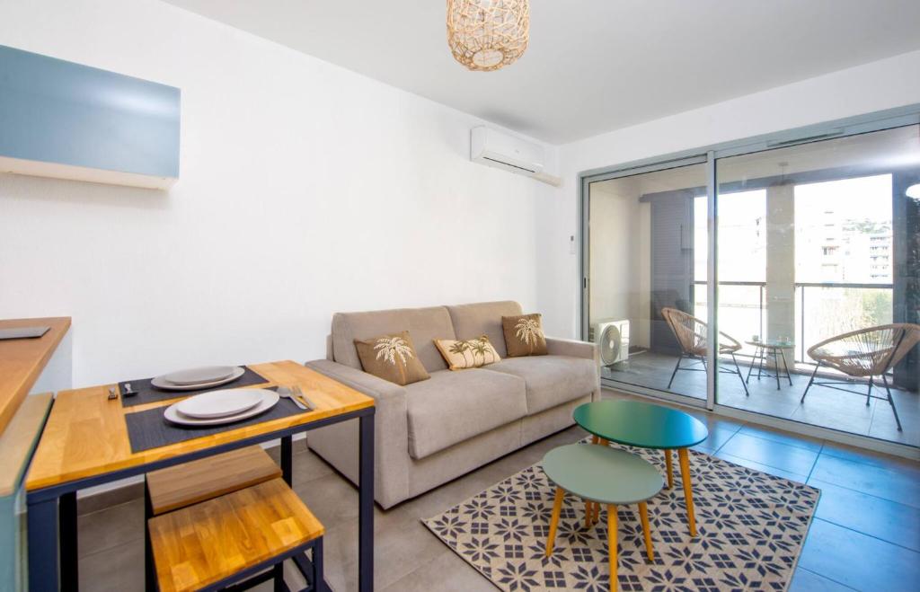 Studio Port Golfe-Juan Parking Wifi Climatisation Terrasse - 1