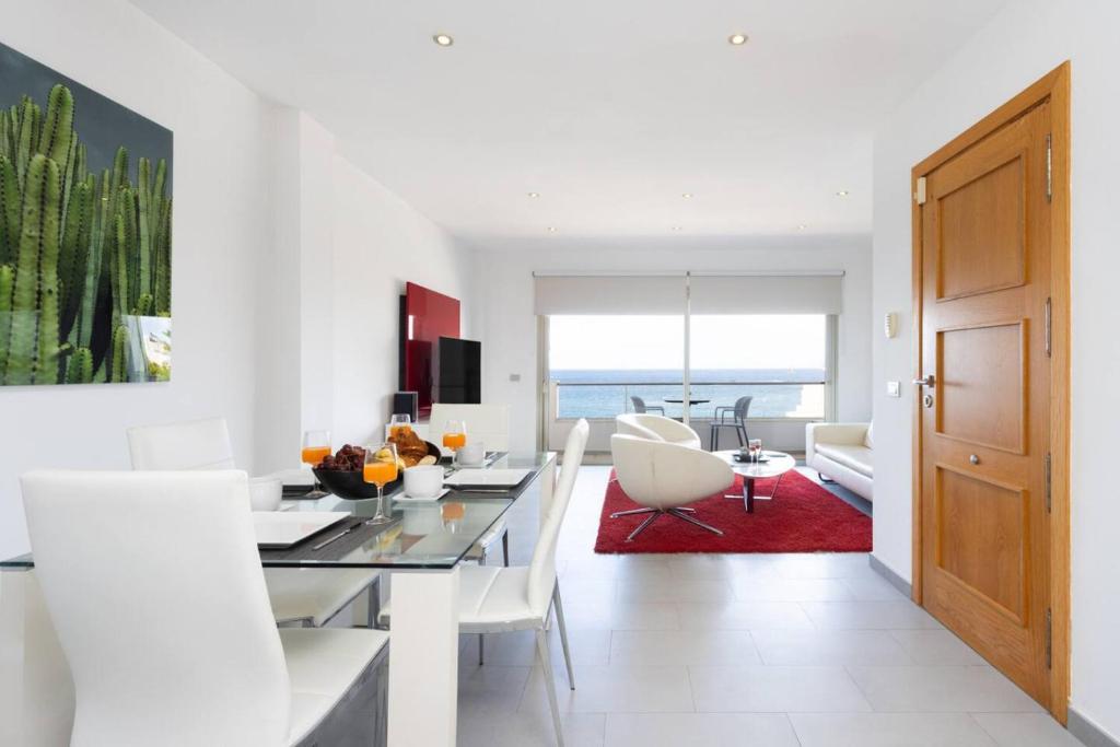 Luxury Penthouse with Sea Views and Terrace La Caleta - 2