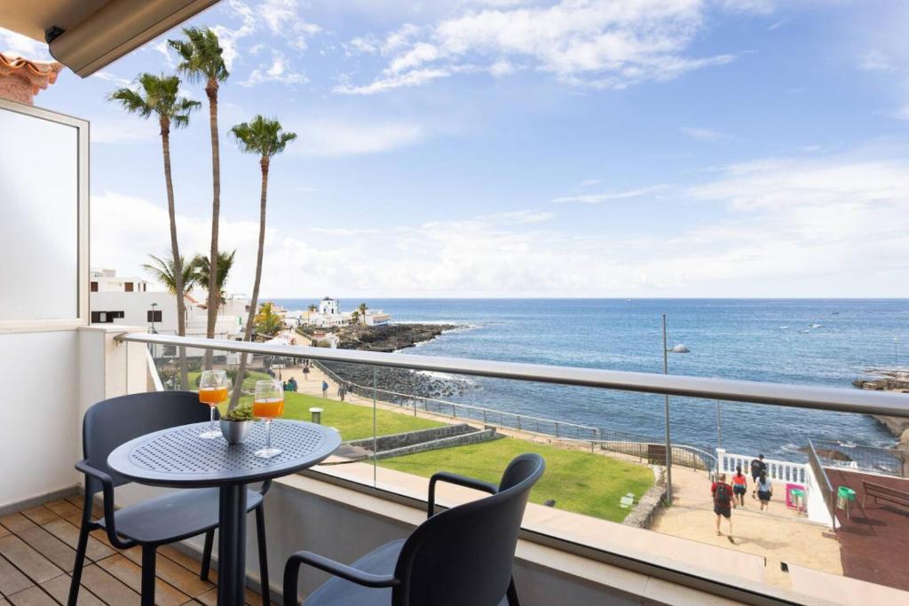 Luxury Penthouse with Sea Views and Terrace La Caleta - 3