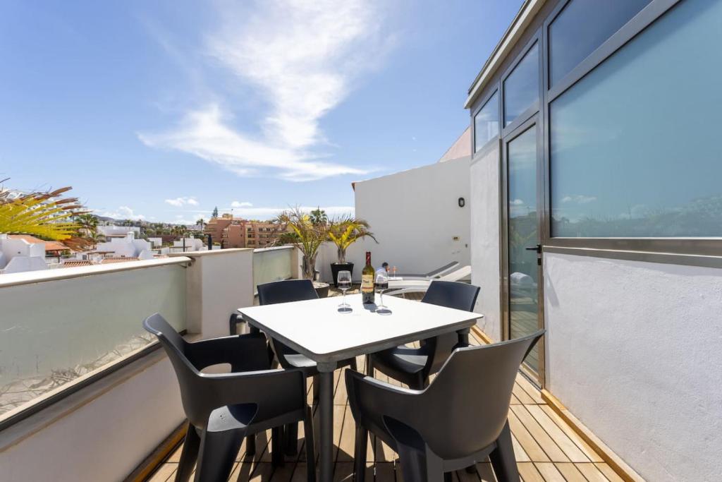 Luxury Penthouse with Sea Views and Terrace La Caleta - 5