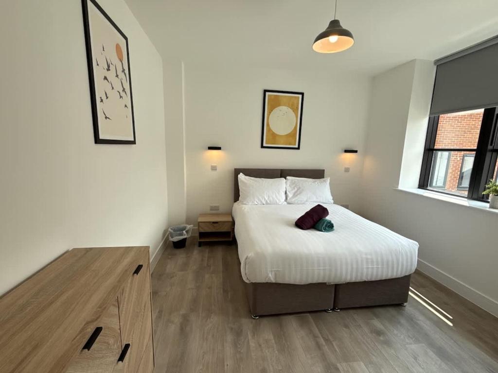 High quality 2 bedroom 2 bathroom First floor centrally located - 3 Queen Street - Ashbrook Serviced Apartments, Abingdon