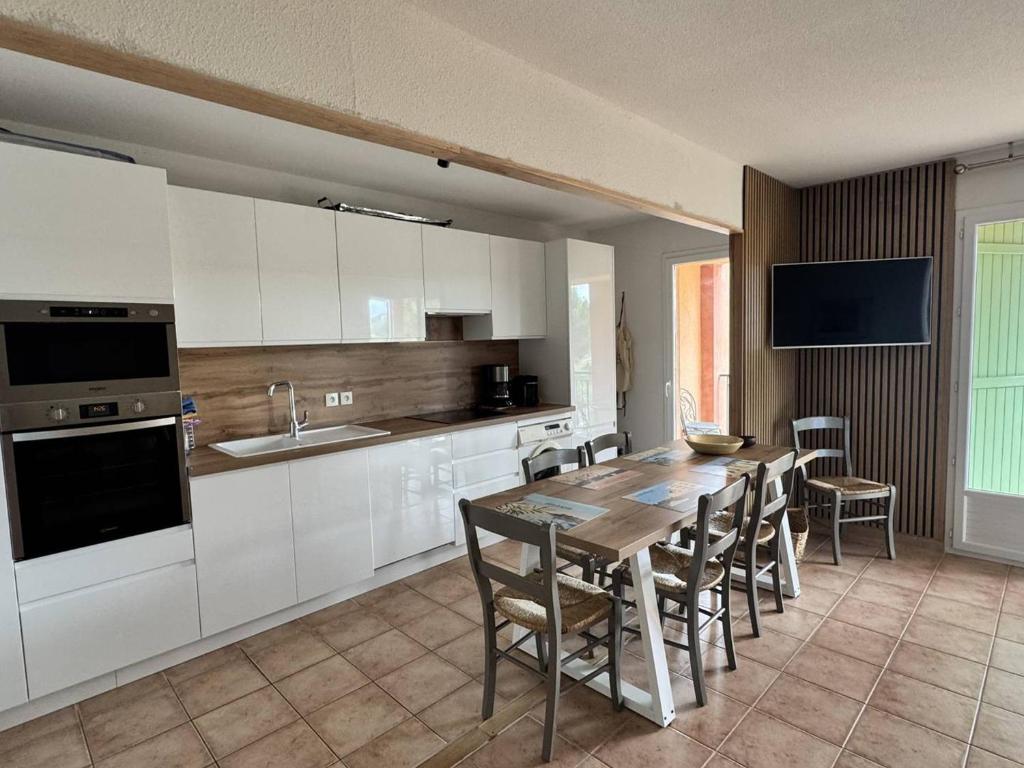 T3 avec Piscine, Clim et Terrasse - 6 pers. - FR-1-768-39 - 3