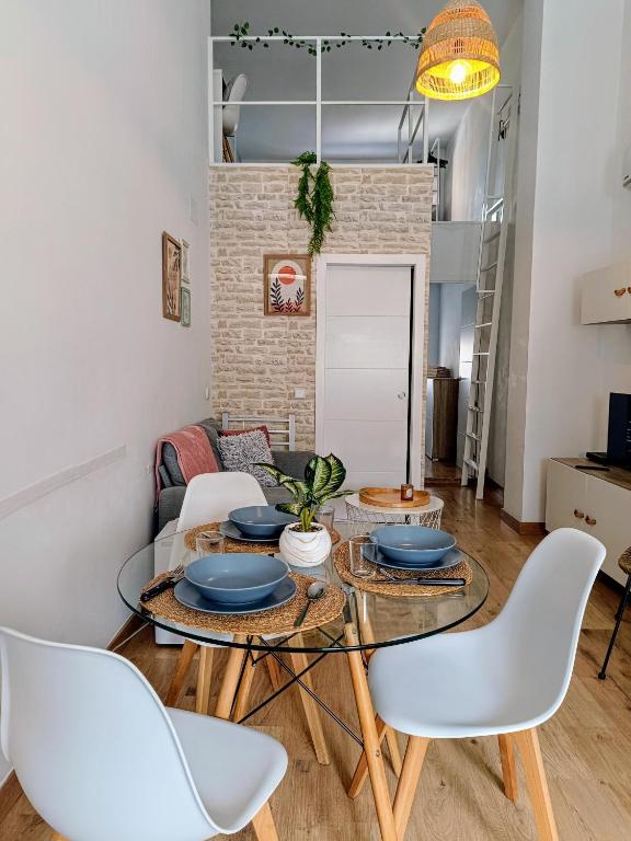 Tourist loft, 6 metro stops to center, AC & 2BR & WiFi - 2