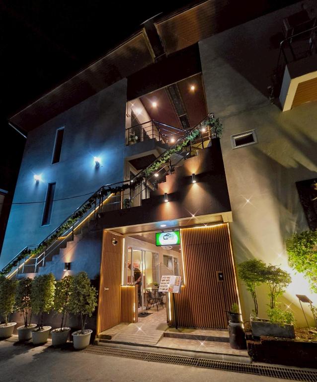Exterior view, Chilli Hotel & Restaurant in Ko Samet