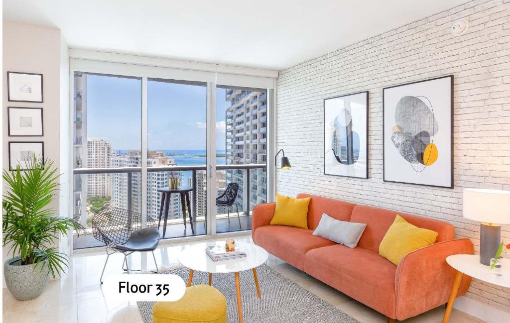 MVR - Floor 45 Views & Spa Bliss, Miami