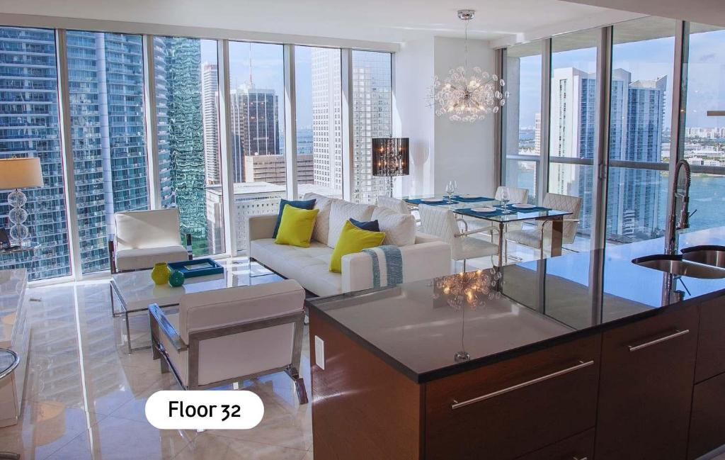 MVR - Brickell Skyline & Epic Comfort, Miami