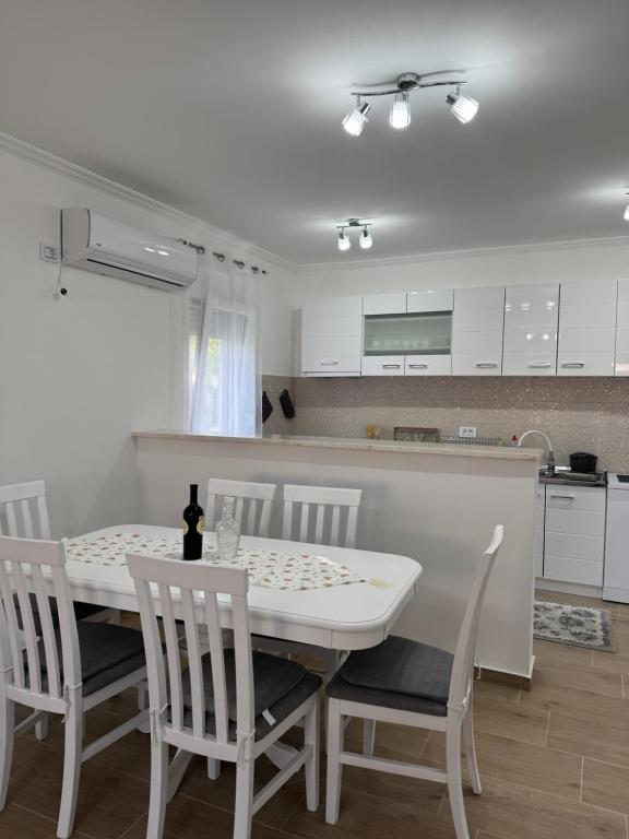 Lukic Guest house - 3
