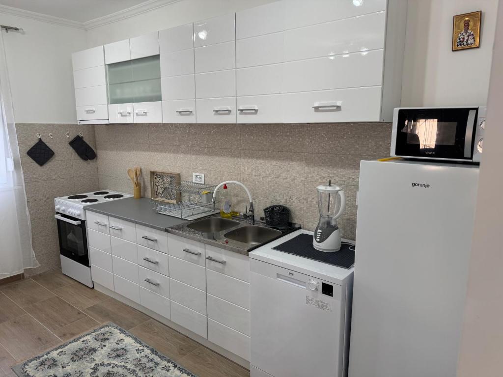 Lukic Guest house - 4