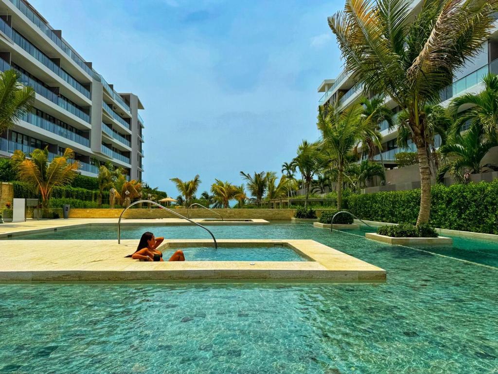 Spectacular Beachfront Apartment - 2